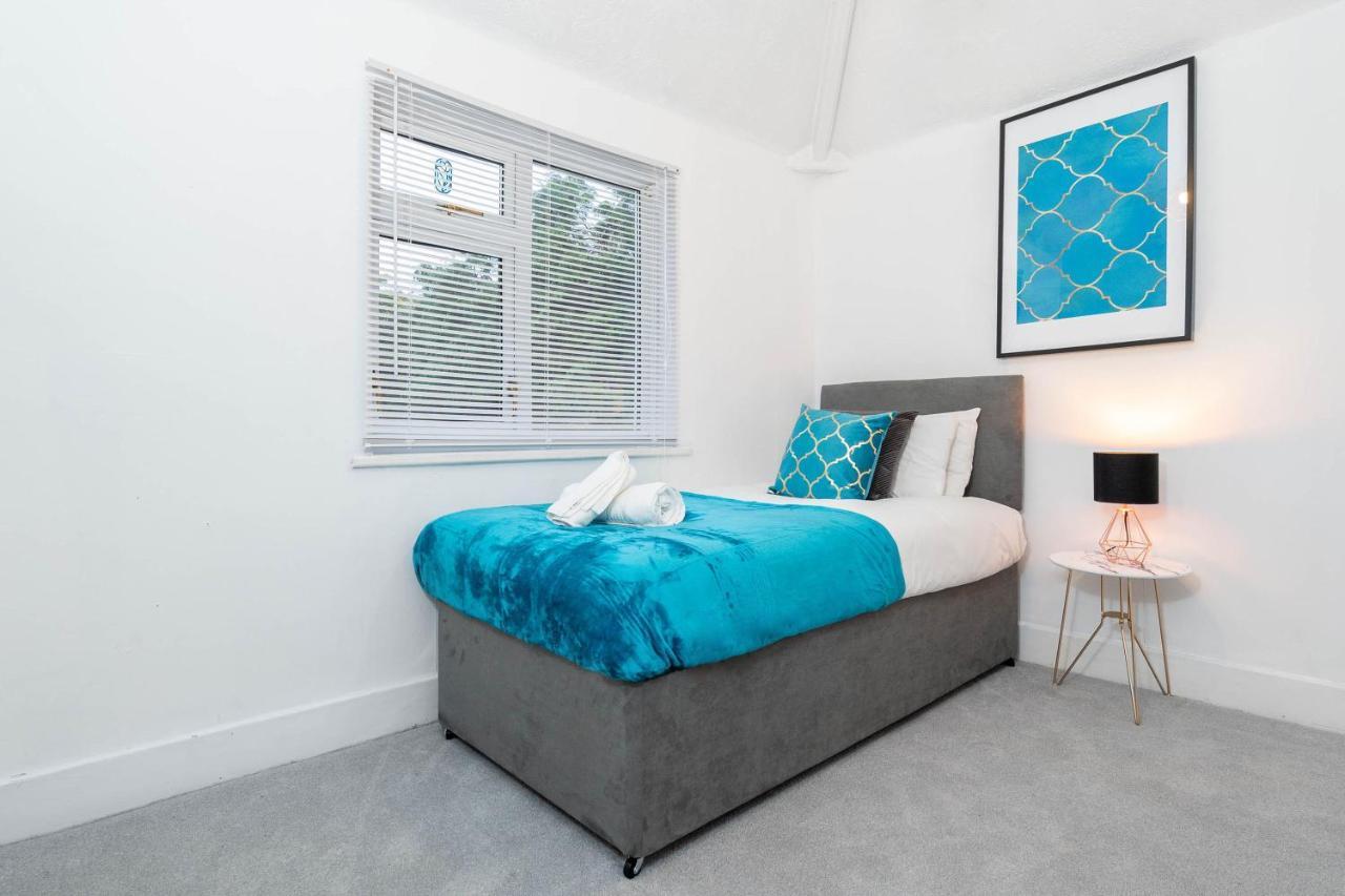 Large 4 Bedroom House - Top Rated - Off-Street Parking - Garden - Sleeps 9 - Contractors - Groups - Pool Table Northfield Exterior foto