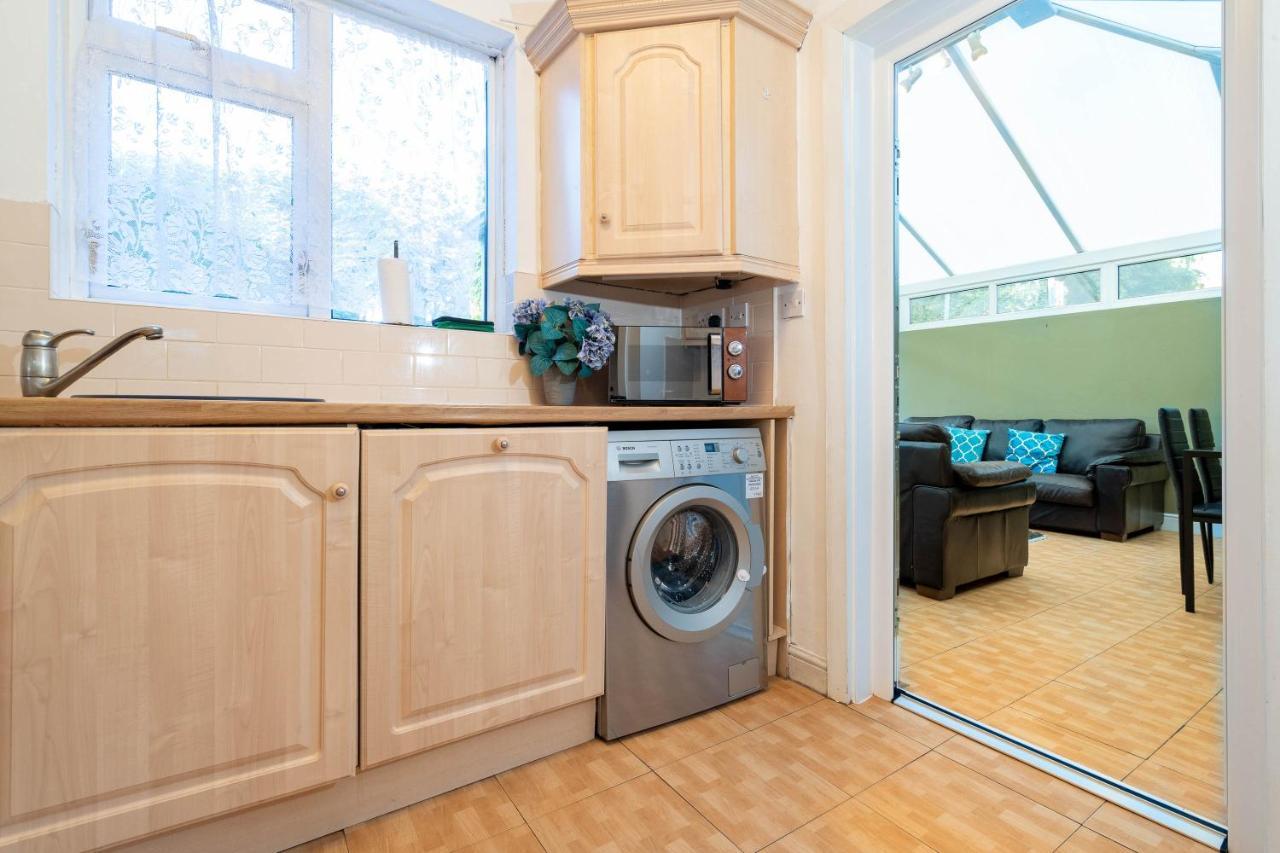Large 4 Bedroom House - Top Rated - Off-Street Parking - Garden - Sleeps 9 - Contractors - Groups - Pool Table Northfield Exterior foto